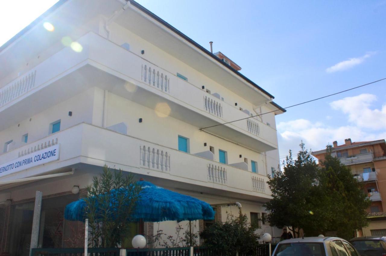 Hotel Tuo Mare Silvi Marina Esterno foto